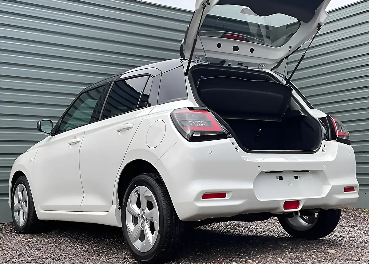 Used Suzuki Swift Motion - Interior and Exterior details 14