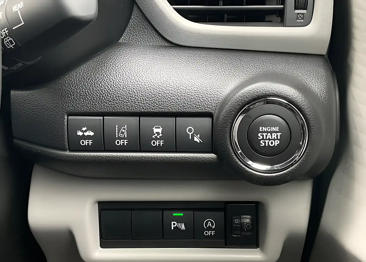 Used Suzuki Swift Motion - Interior and Exterior details 18