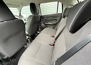 Used Suzuki Swift Motion Pure White - Interior and Exterior details 11