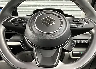 Used Suzuki Swift Motion Pure White - Interior and Exterior details 18
