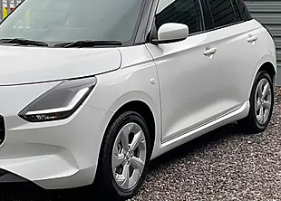 Used Suzuki Swift Motion Pure White - Interior and Exterior details 5