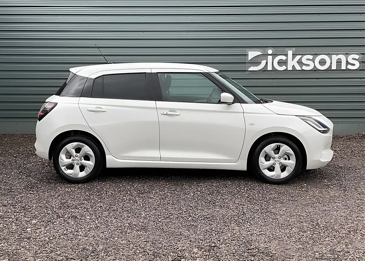 Used Suzuki Swift Motion Pure White - Interior and Exterior details 8