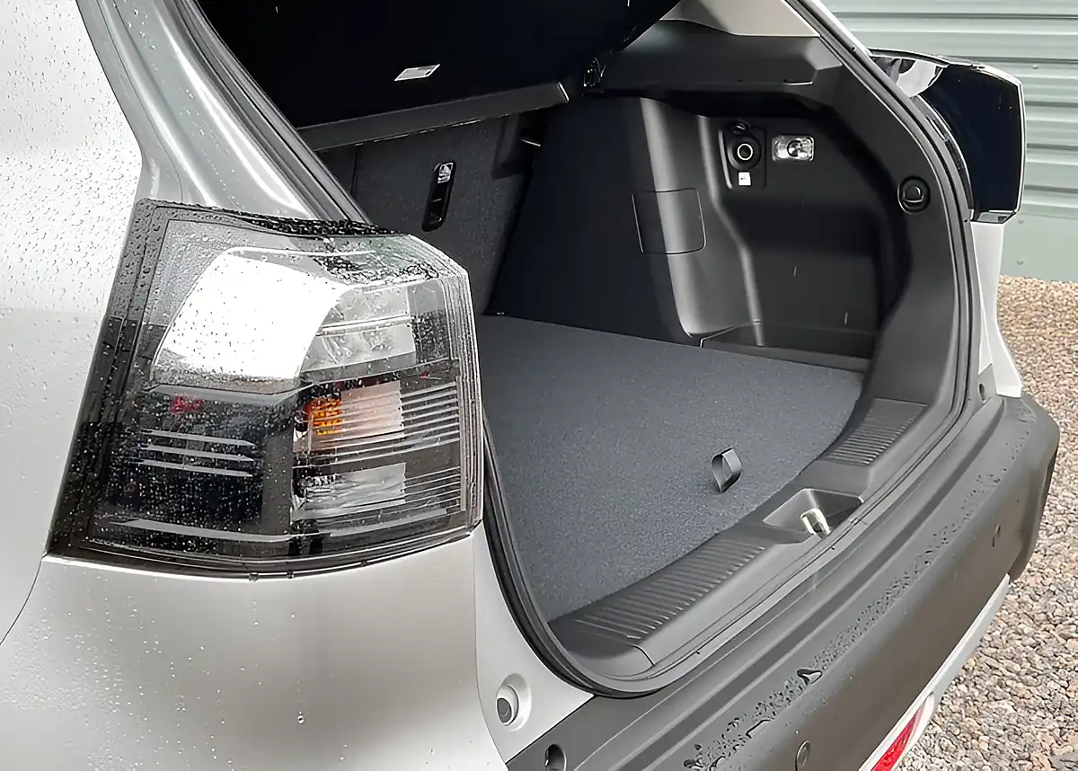 Used Suzuki SX4 S-Cross Ultra - Interior and Exterior details 13