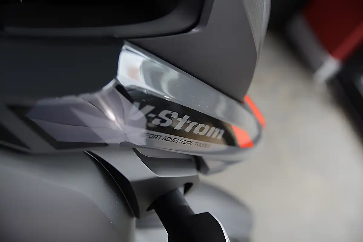 Used Suzuki V-Strom 650 Grey - Interior and Exterior details 2