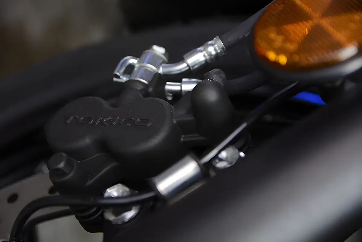Used Suzuki V-Strom 650 Grey - Interior and Exterior details 4