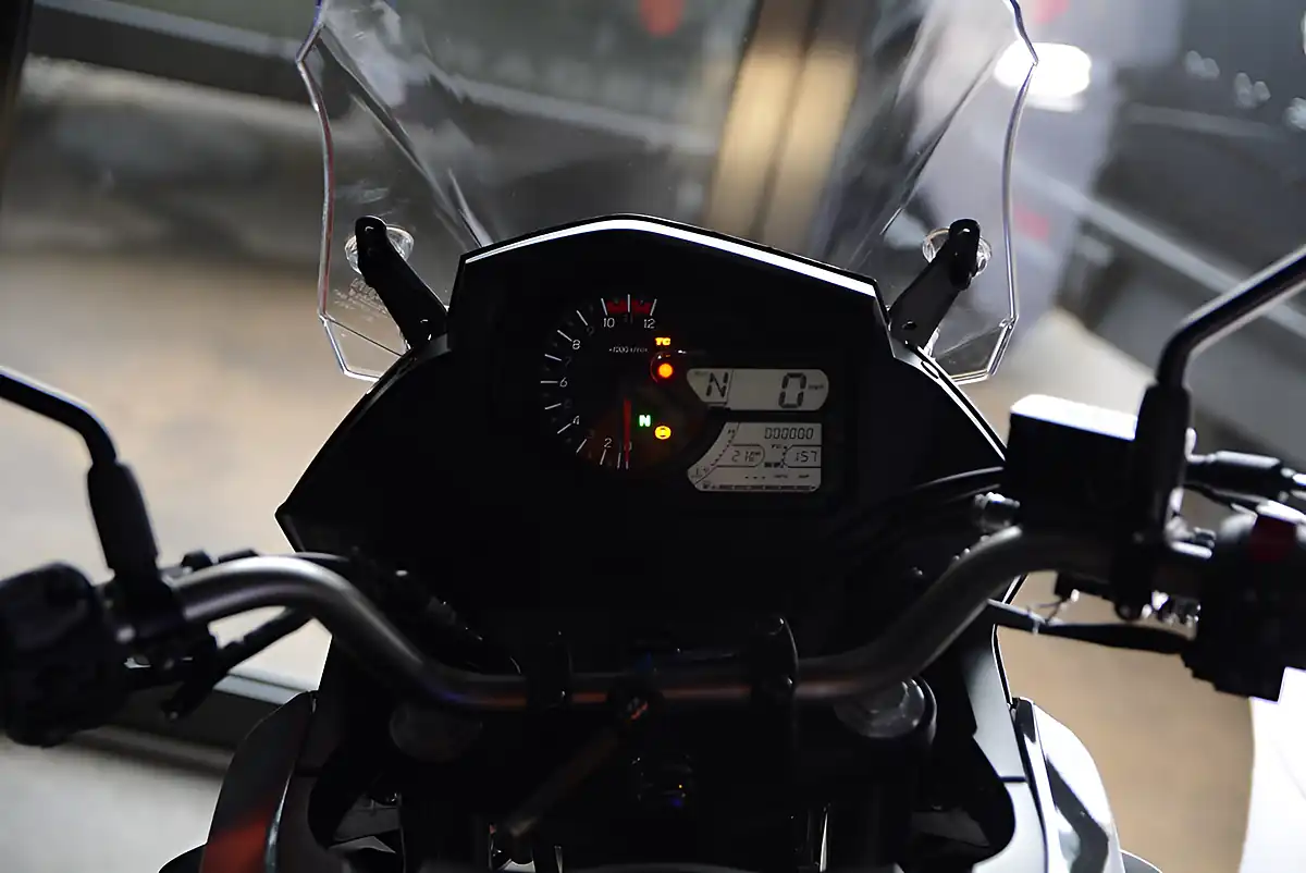 Used Suzuki V-Strom 650 Grey - Interior and Exterior details 5