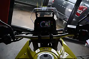 Used Suzuki V-Strom De Yellow - Interior and Exterior details 9