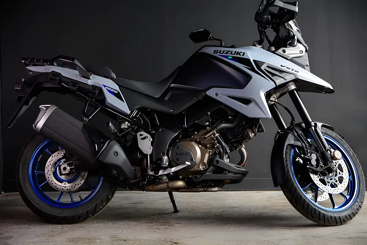 Used Suzuki V-Strom Re Grey - Front View