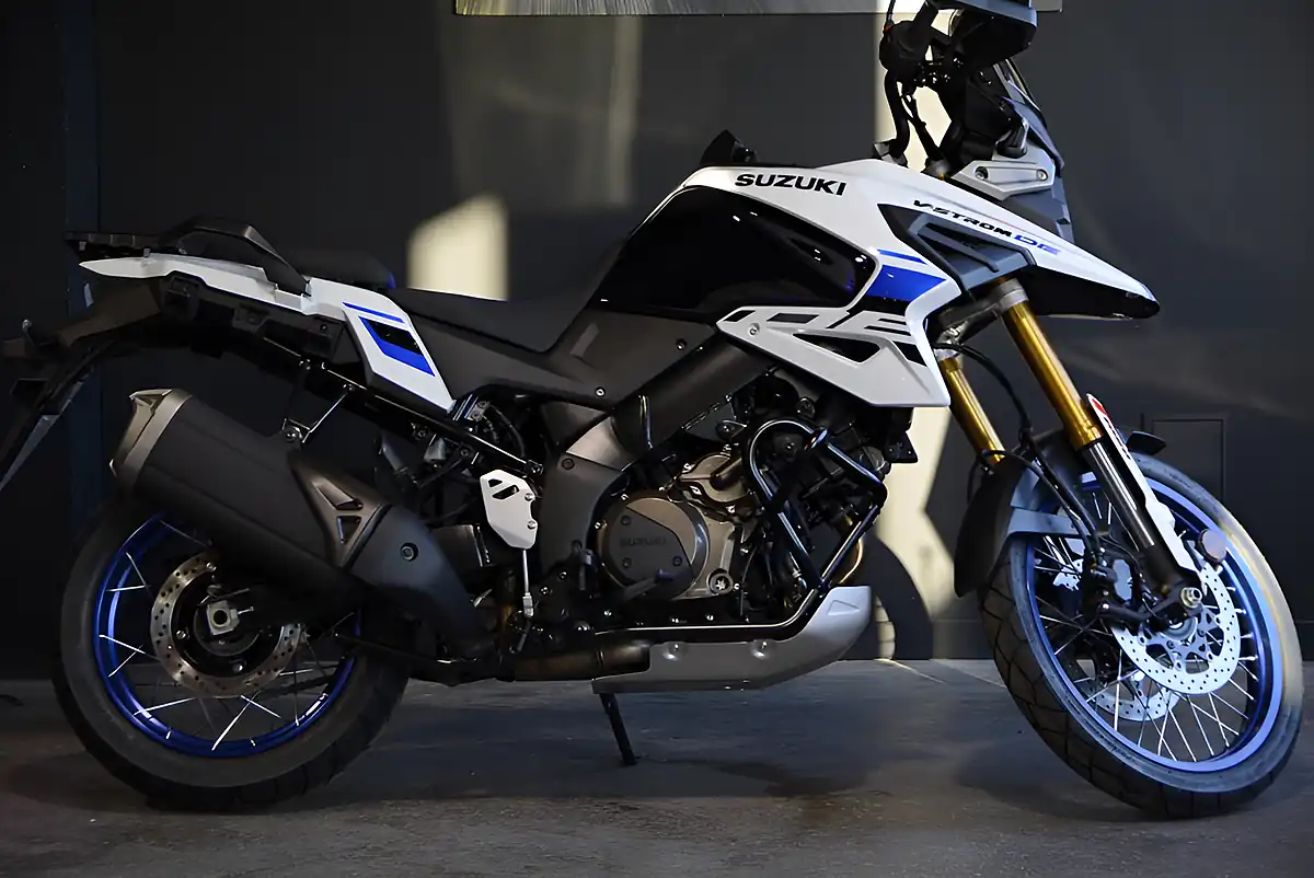 Used Suzuki V-Strom Tour Pack White - Front View