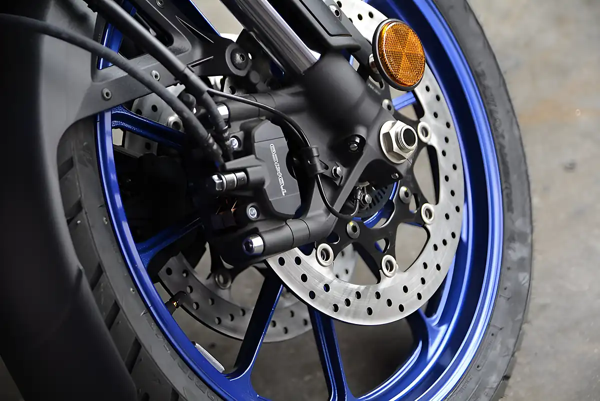 Used Suzuki V-Strom Tour Pack White - Interior and Exterior details 3