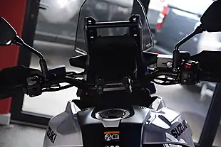 Used Suzuki V-Strom Tour Pack White - Interior and Exterior details 9