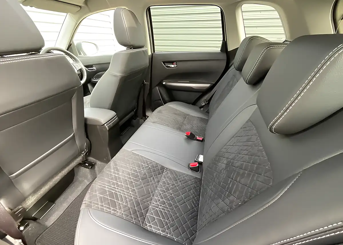 Used Suzuki Vitara Ultra Allgrip Savannah Ivory/Black Roof - Interior and Exterior details 15