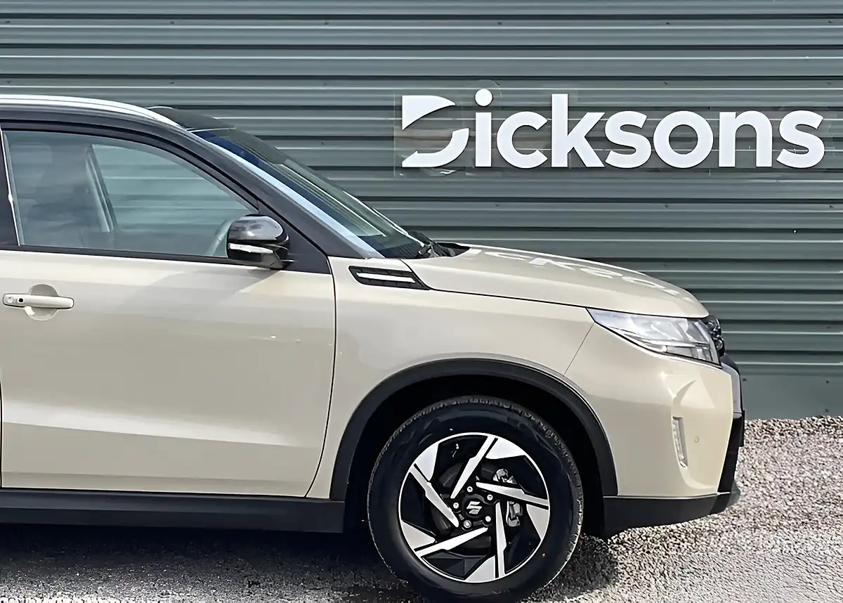 Used Suzuki Vitara Ultra Allgrip Savannah Ivory/Black Roof - Interior and Exterior details 2