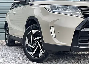 Used Suzuki Vitara Ultra Allgrip Savannah Ivory/Black Roof - Interior and Exterior details 3