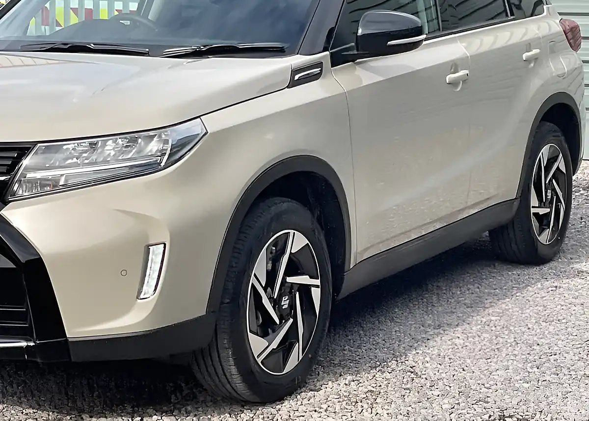 Used Suzuki Vitara Ultra Allgrip Savannah Ivory/Black Roof - Interior and Exterior details 7
