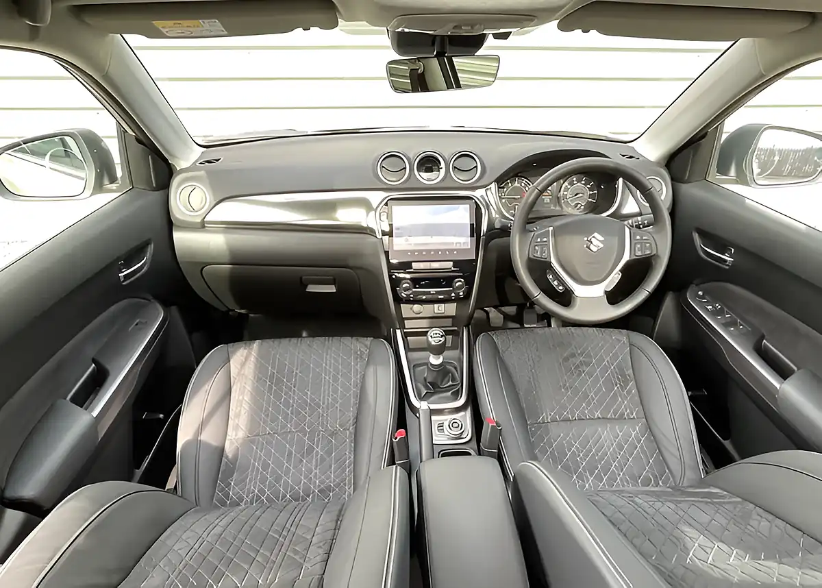 Used Suzuki Vitara Ultra Allgrip Savannah Ivory/Black Roof - Interior and Exterior details 9