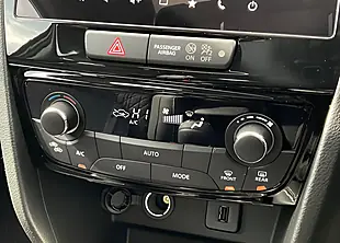 Used Suzuki Vitara Ultra Allgrip White - Interior and Exterior details 15