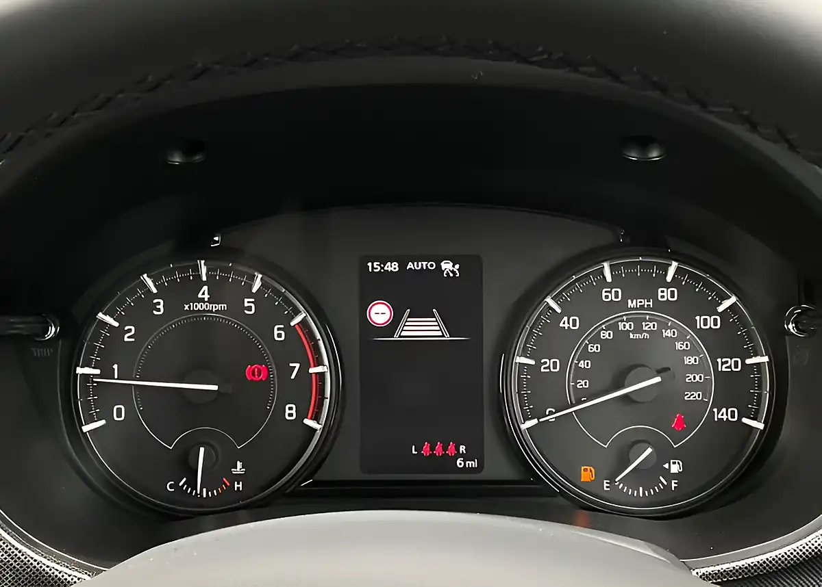 Used Suzuki Vitara Ultra Allgrip White - Interior and Exterior details 18