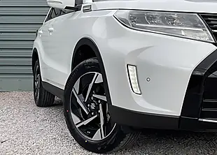 Used Suzuki Vitara Ultra Allgrip White - Interior and Exterior details 2