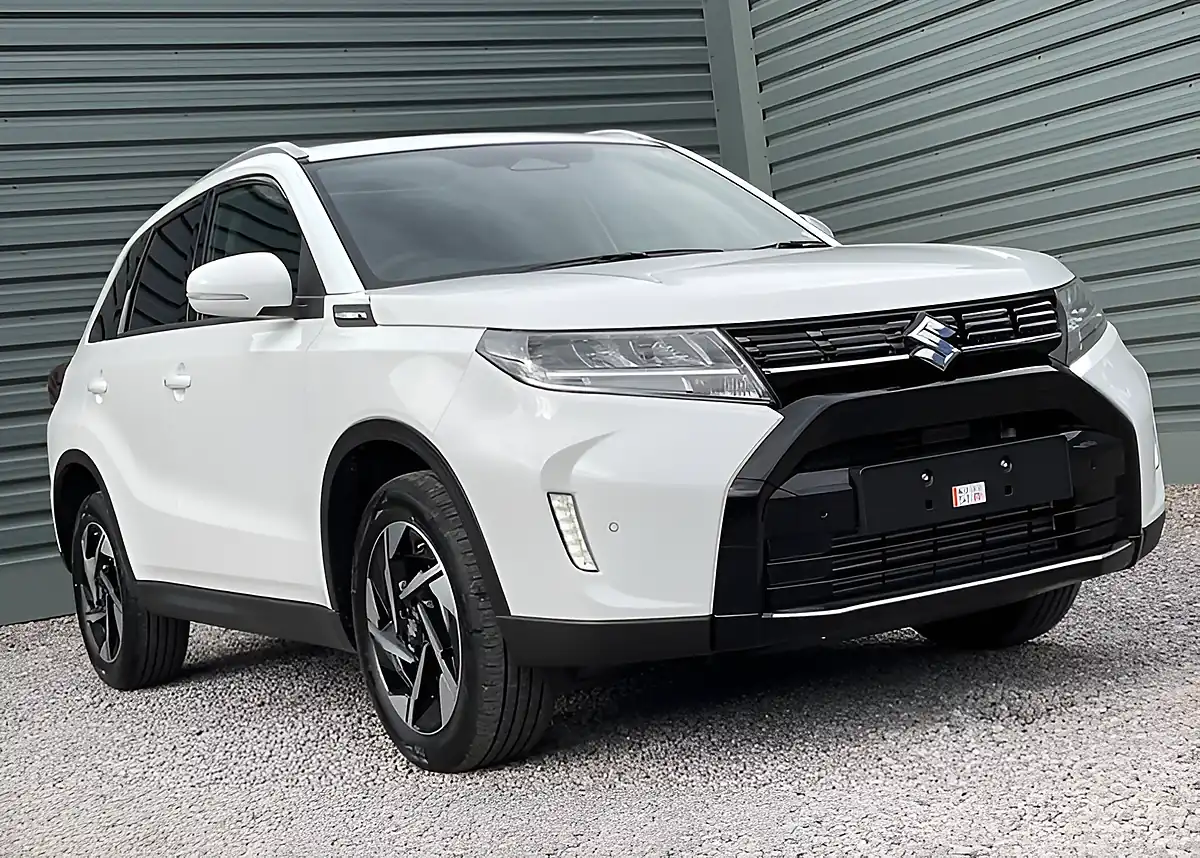 Used Suzuki Vitara Ultra Allgrip White - Interior and Exterior details 3