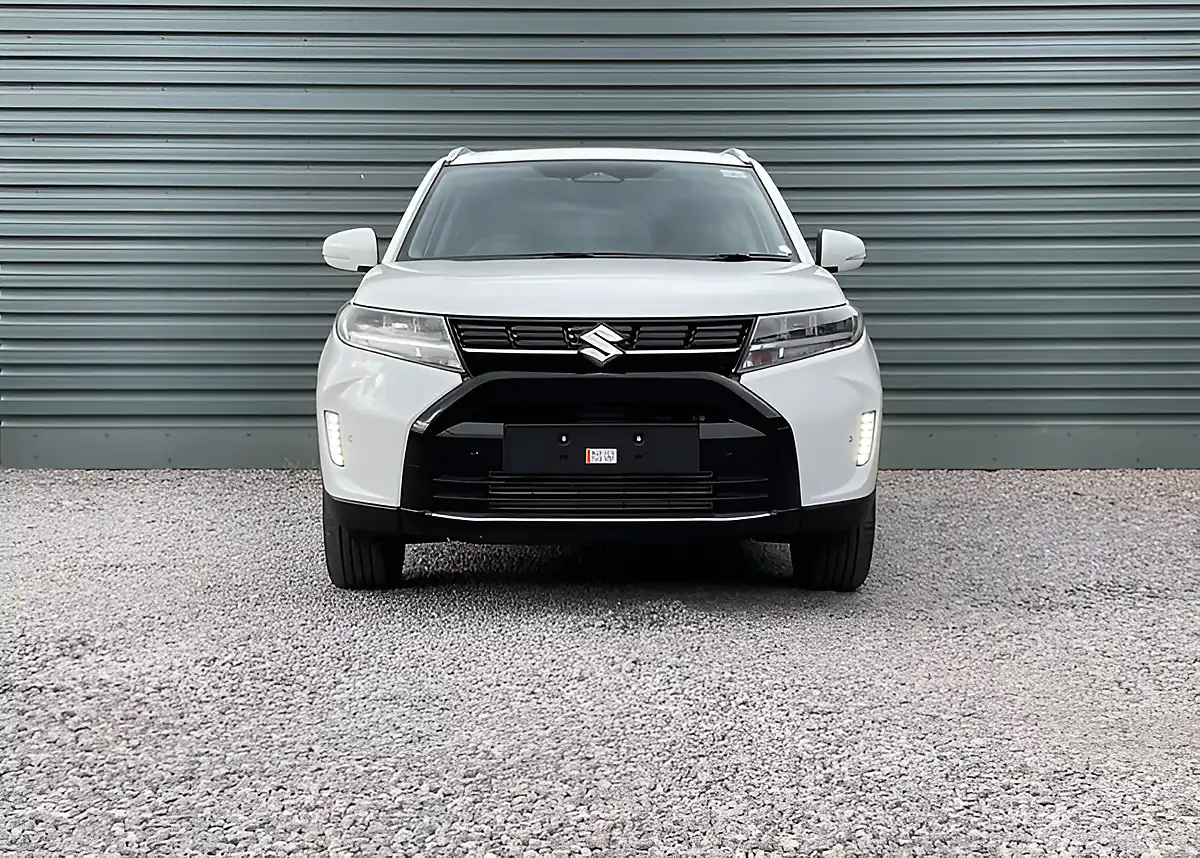 Used Suzuki Vitara Ultra Allgrip White - Interior and Exterior details 4