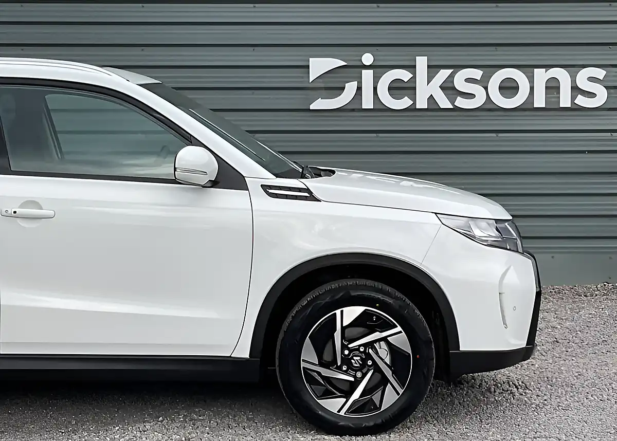 Used Suzuki Vitara Ultra Allgrip White - Interior and Exterior details 7