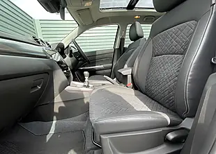 Used Suzuki Vitara Ultra Allgrip White - Interior and Exterior details 8