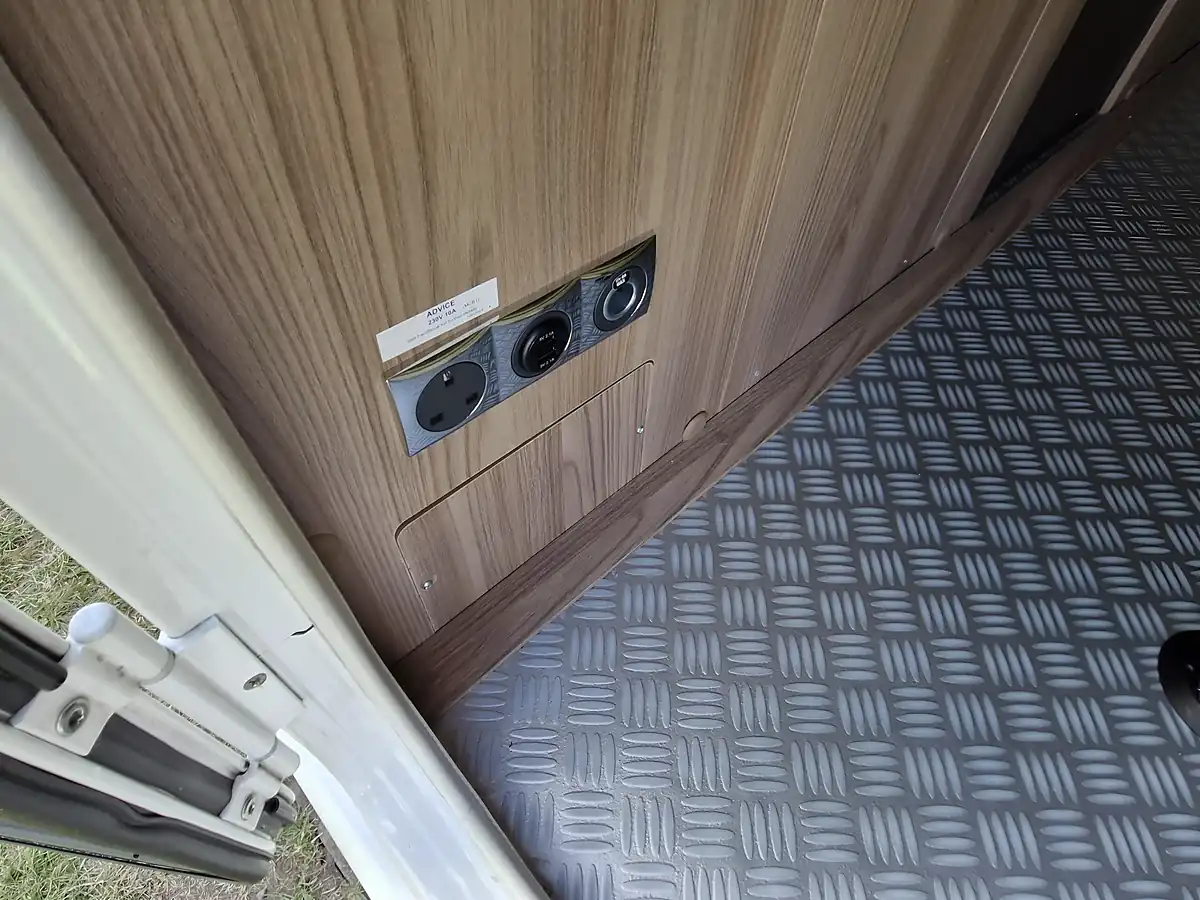 Used Swift Kon-Tiki 784 - Interior and Exterior details 7