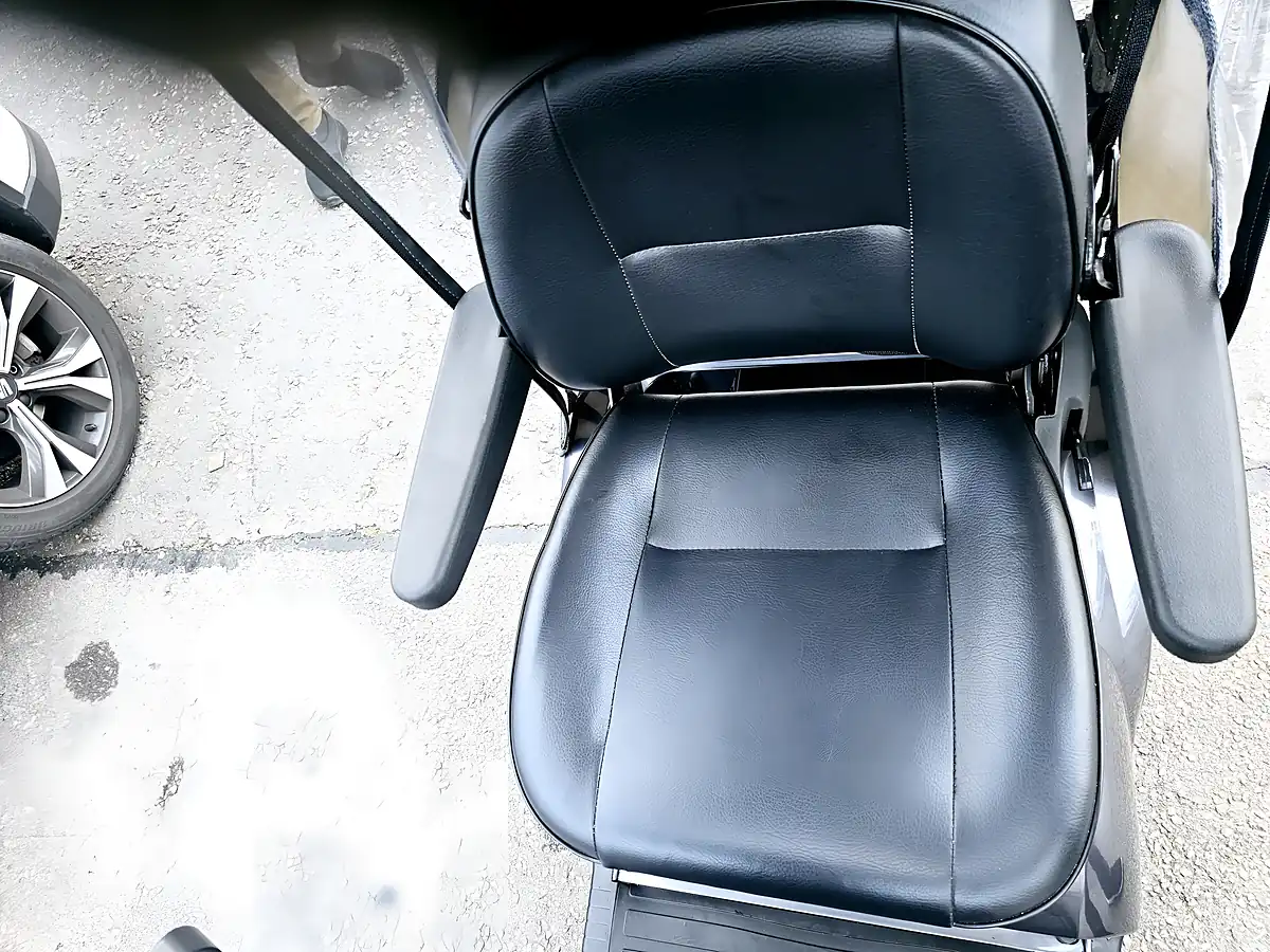 Used Tga Breeze S4 - Interior and Exterior details 9
