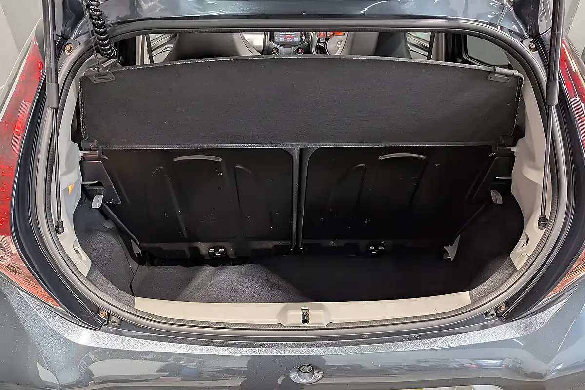 Used Toyota Aygo X-Clusiv 2 X-Wave - Interior and Exterior details 17