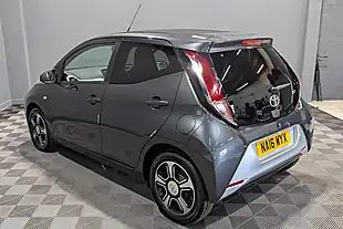 Used Toyota Aygo X-Clusiv 2 X-Wave - Interior and Exterior details 4