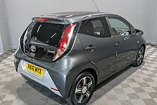 Used Toyota Aygo X-Clusiv 2 X-Wave - Interior and Exterior details 6