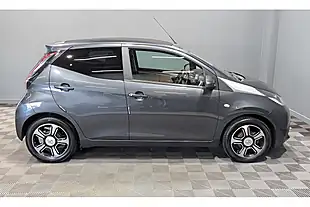 Used Toyota Aygo X-Clusiv 2 X-Wave - Interior and Exterior details 7