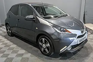 Used Toyota Aygo X-Clusiv 2 X-Wave - Interior and Exterior details 8