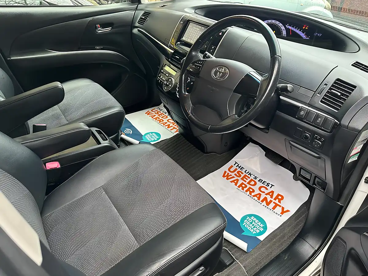 Used Toyota Estima Aeras White - Interior and Exterior details 13