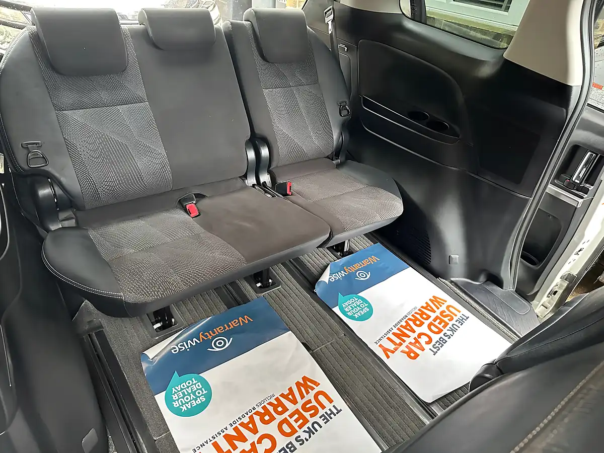 Used Toyota Estima Aeras White - Interior and Exterior details 17