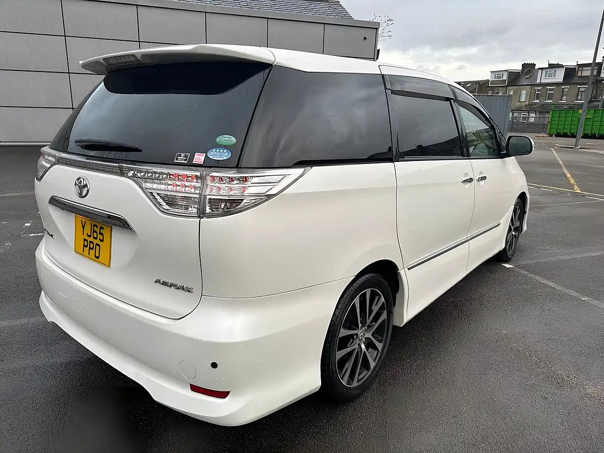 Used Toyota Estima Aeras White - Interior and Exterior details 4