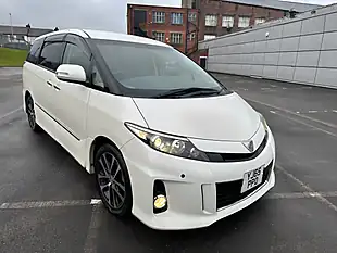 Used Toyota Estima Aeras White - Interior and Exterior details 7