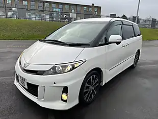 Used Toyota Estima Aeras White - Interior and Exterior details 8