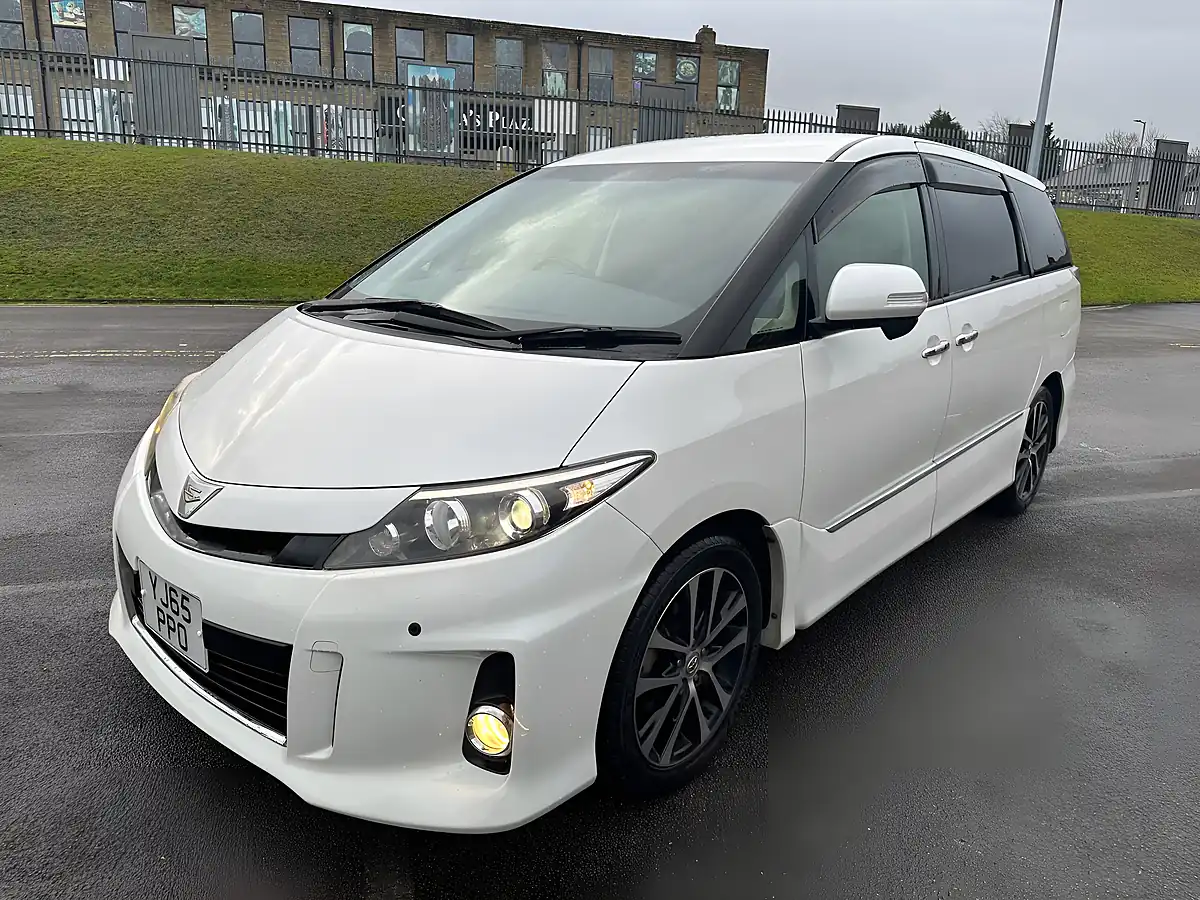 Used Toyota Estima Aeras White - Interior and Exterior details 8