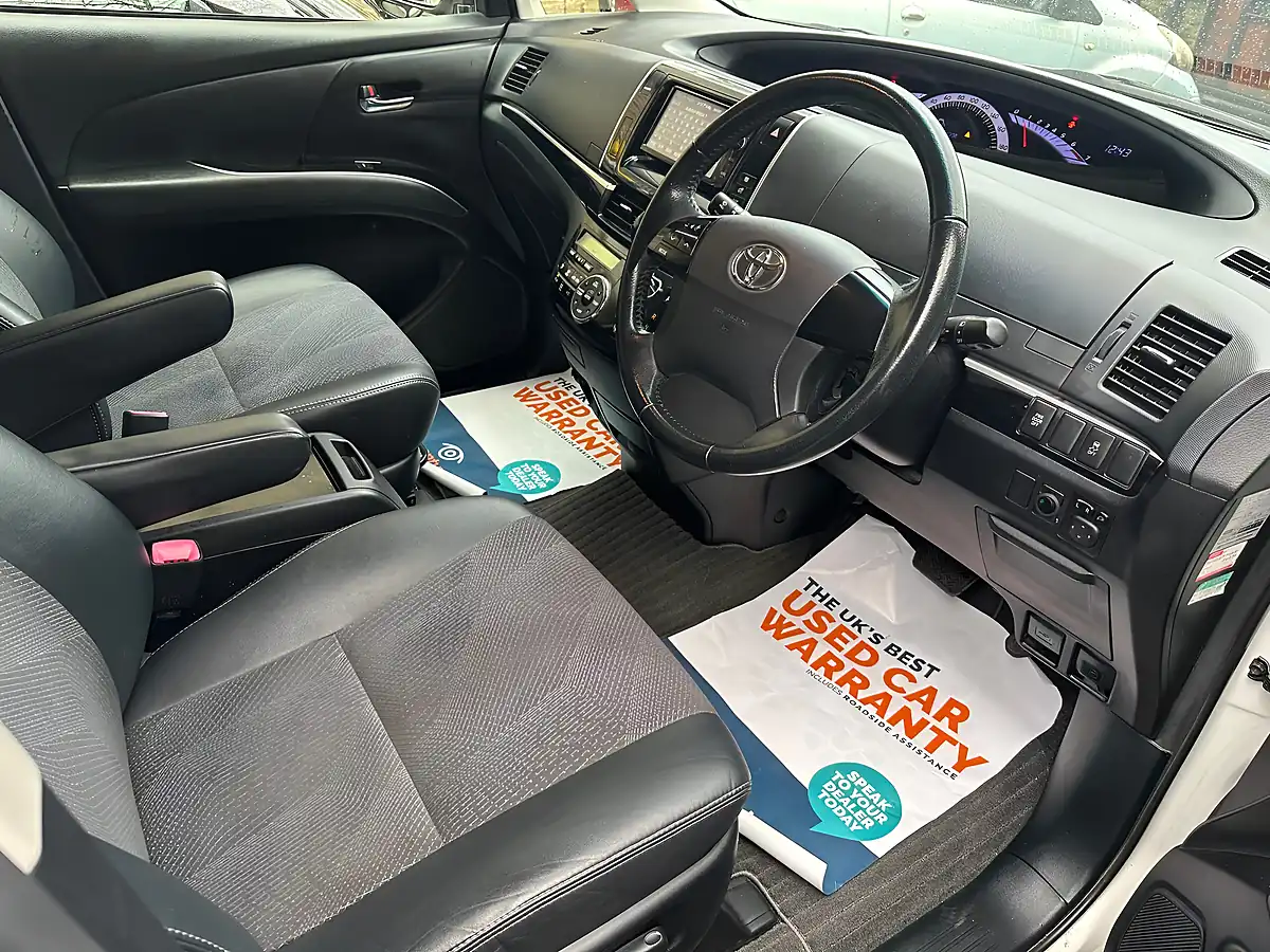 Used Toyota Estima Aeras White - Interior and Exterior details 9