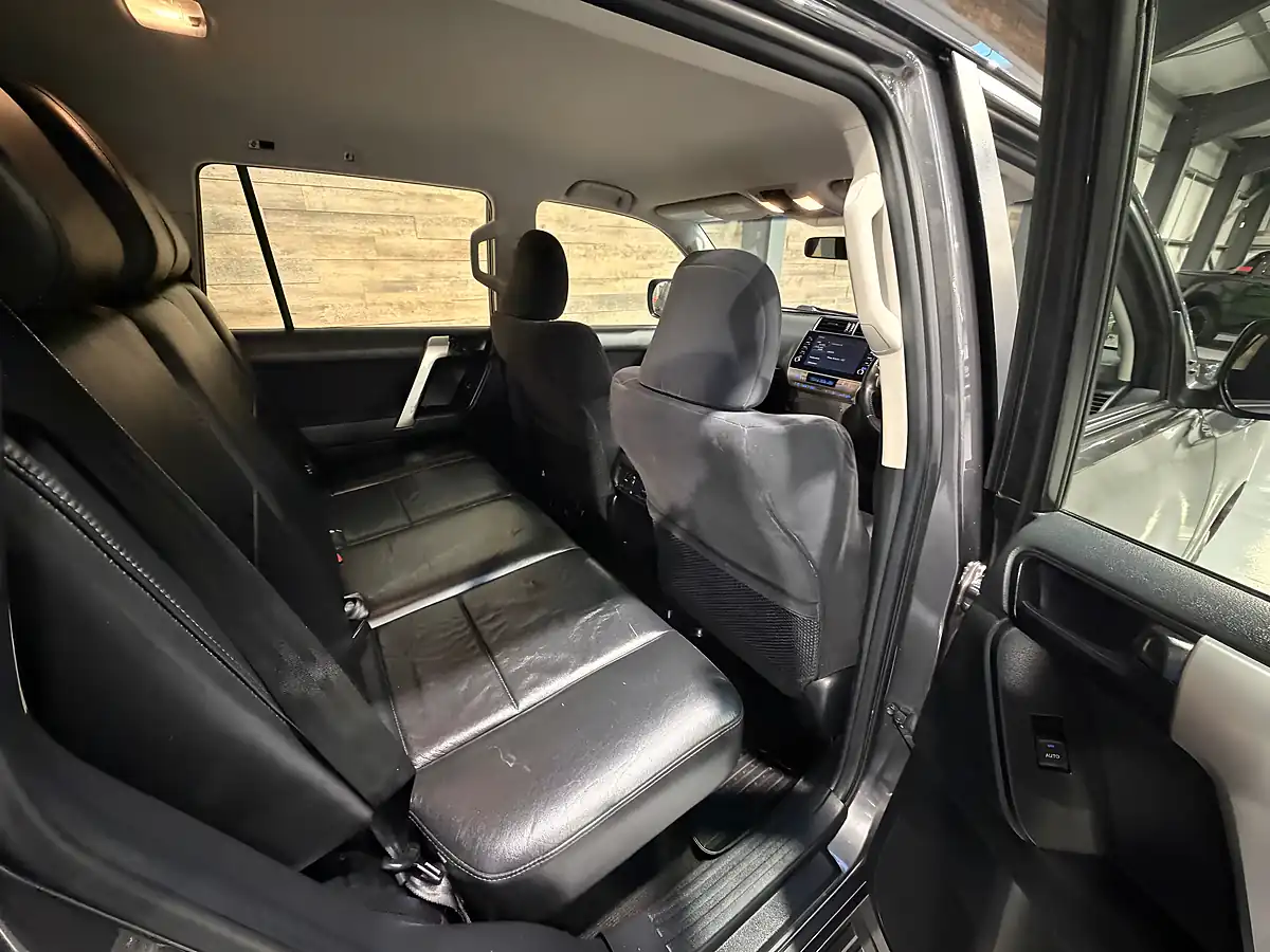 Used Toyota Land Cruiser Active (navi) Decuma Grey - Interior and Exterior details 13