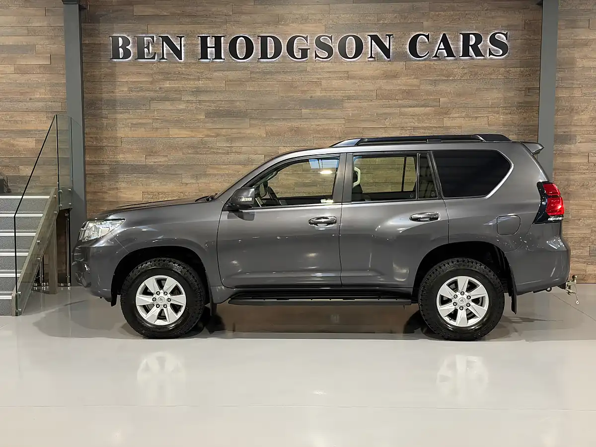 Used Toyota Land Cruiser Active (navi) Decuma Grey - Interior and Exterior details 6