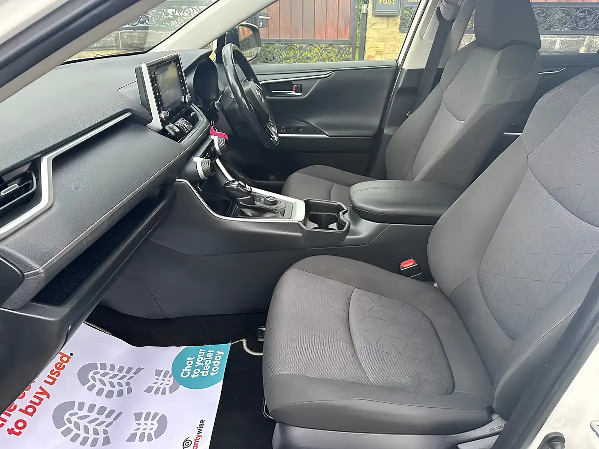 Used Toyota RAV4 Design White - Interior and Exterior details 11