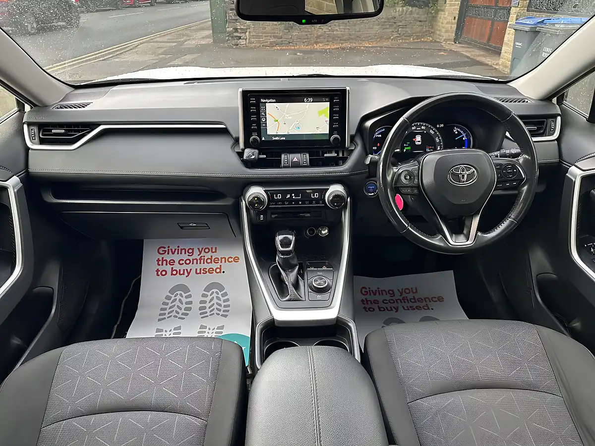 Used Toyota RAV4 Design White - Interior and Exterior details 12