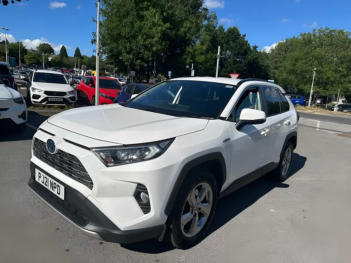 Used Toyota RAV4 Design White - Interior and Exterior details 4