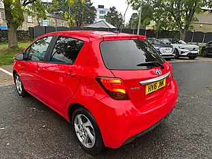 Used Toyota Yaris Excel Red - Interior and Exterior details 15