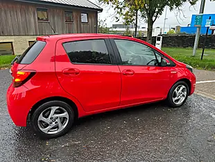 Used Toyota Yaris Excel Red - Interior and Exterior details 17