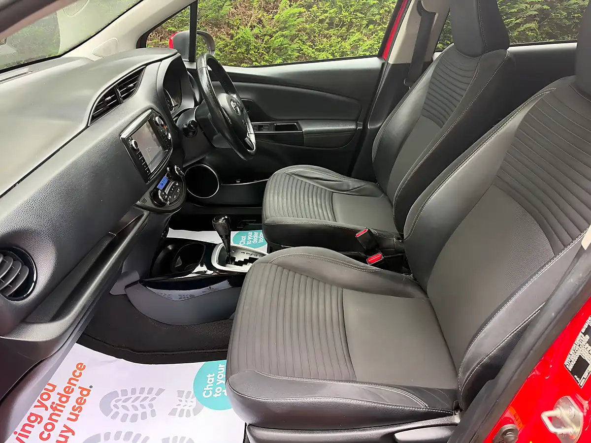 Used Toyota Yaris Excel Red - Interior and Exterior details 3
