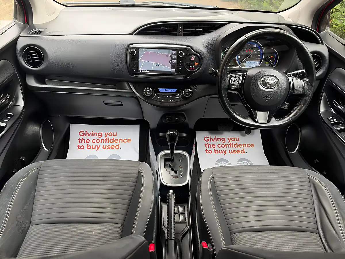 Used Toyota Yaris Excel Red - Interior and Exterior details 5